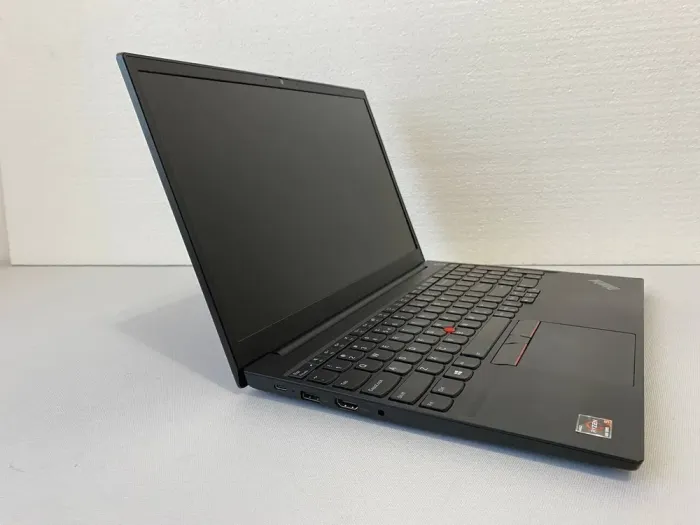 Ноутбук Б-клас Lenovo ThinkPad E15 Gen 2 / 15.6" (1920x1080) TN / AMD Ryzen 5 4500U (6 ядер по 2.3 - 4.0 GHz) / 8 GB DDR4 / 512 GB SSD / AMD Radeon Graphics / WebCam / HDMI б/в - зображення 7