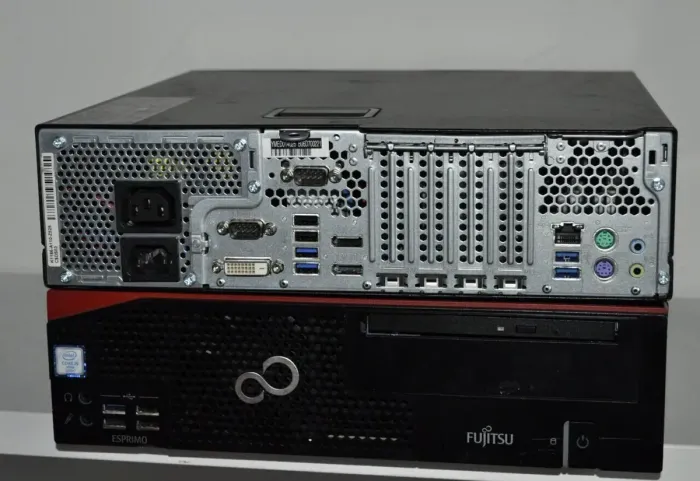 Комп'ютер Fujitsu Esprimo D756 E85+ SFF / Intel Core i5-6500 (4 ядра по 3.2 - 3.6 GHz) / 32 GB DDR4 / 500 GB SSD NEW / Intel HD Graphics 530 / DVD-ROM / DVI б/в - зображення 7