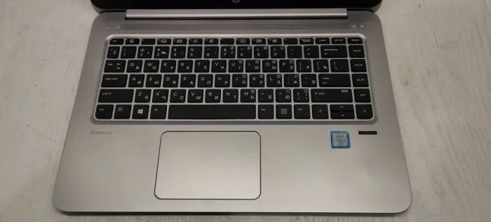 Ноутбук HP EliteBook Folio 1040 G3 / 14" (1920x1080) TN / Intel Core i5-6300U (2 (4) ядра по 2.4 - 3.0 GHz) / 8 GB DDR4 / 256 GB SSD / Intel HD Graphics 520 / WebCam / HDMI б/в - зображення 3