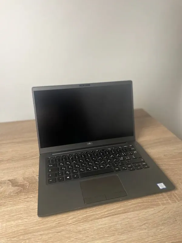 Ультрабук Dell Latitude 7400 / 14" (1920x1080) TN / Intel Core i5-8365U (4 (8) ядра по 1.6 - 4.1 GHz) / 16 GB DDR4 / 500 GB SSD / Intel UHD Graphics / WebCam / Win 10 б/в - зображення 2