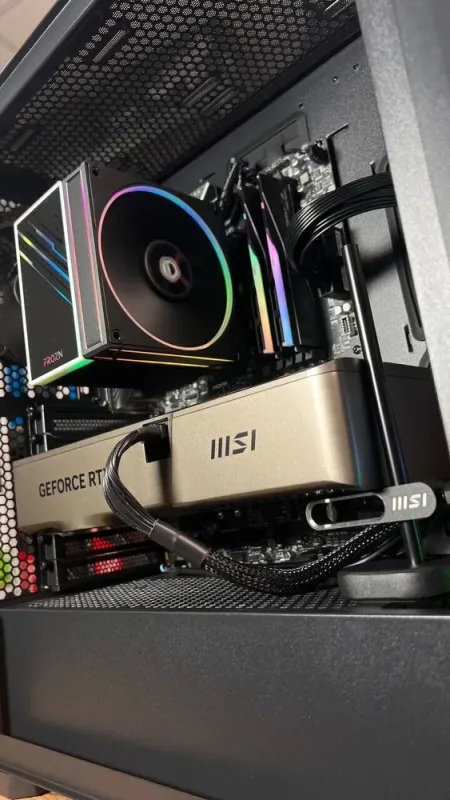 Збірка під замовлення: ігровий ПК Lian Li LanCool 215 Tempered Glass Tower / AMD Ryzen 5 9600X (6 (12) ядер по 3.9 - 5.4 GHz) / 32 GB DDR5 / 2000 GB SSD M.2 / nVidia GeForce RTX 4070 Ti Super, 16 GB GDDR6X, 256-bit / 850W - зображення 7