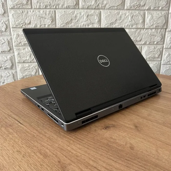 Ноутбук Б-клас Dell Precision 7530 / 15.6" (1920x1080) IPS / Intel Core i5-8300H (4 (8) ядра по 2.3 - 4.0 GHz) / 8 GB DDR4 / 256 GB SSD / Intel UHD Graphics 630 б/в - зображення 6