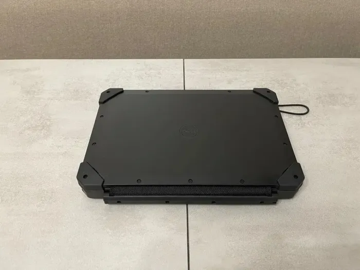 Захищений планшет Dell Latitude 7212 Rugged Extreme / 11,6'' (1920x1080) IPS / Intel Core i5-8350U (4 (8) ядра по 1,7 - 3,6 ГГц) / 16 ГБ DDR3 / 256 ГБ SSD / Intel UHD Graphics 620 / WebCam / 4G LTE / Дві АКБ б/в - зображення 8