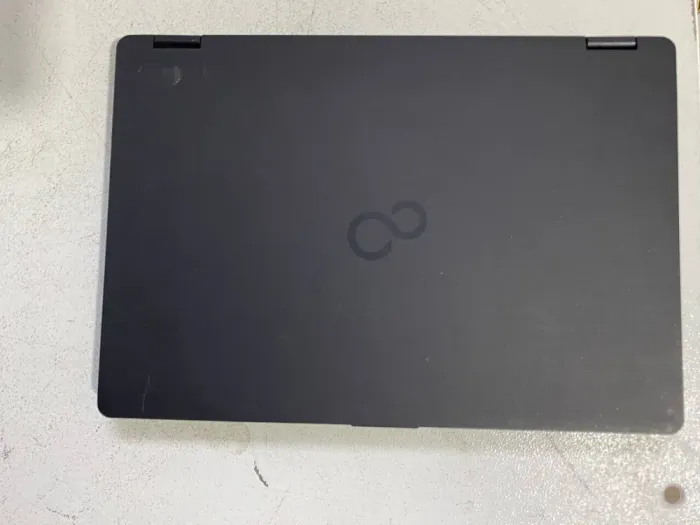 Нетбук Fujitsu LifeBook U729 / 12.5" (1920x1080) IPS / Intel Core i5-8265U (4 (8) ядра по 1.6 - 3.9 GHz) / 8 GB DDR4 / 256 GB SSD / Intel UHD Graphics / WebCam б/в - зображення 7