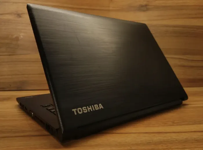 Ноутбук Б-клас Toshiba Tecra C40-D / 14" (1366x768) TN / Intel Core i5-7200U (2 (4) ядра по 2.5 - 3.1 GHz) / 8 GB DDR3 / 128 GB SSD / Intel HD Graphics 620 / HDMI / Win 10 б/в - зображення 8