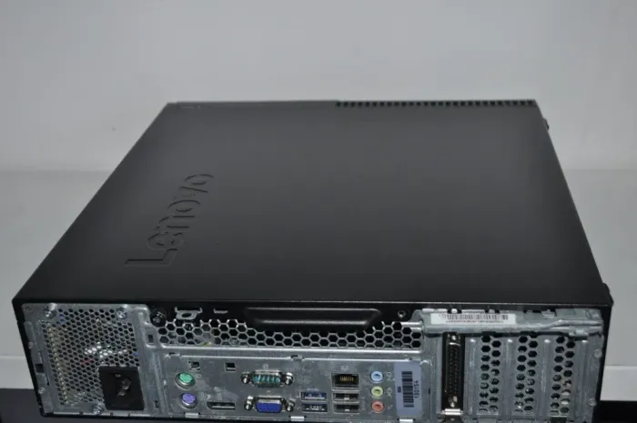 Комп'ютер Lenovo ThinkCentre M700 SFF / Intel Core i5-6400 (4 ядра по 2.7 - 3.3 GHz) / 8 GB DDR4 / 640 GB HDD / Intel HD Graphics 530 / DVD-ROM б/в - зображення 6