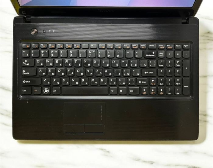 Ноутбук Б-клас Lenovo G570 / 15.6" (1366x768) TN / Intel Pentium B960 (2 ядра по 2.2 GHz) / 8 GB DDR3 / 128 GB SSD / Intel HD Graphics / WebCam / DVD-RW б/в - зображення 3