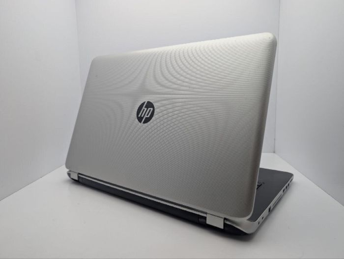 Ноутбук HP Pavilion 17-f005sr / 17.3" (1600x900) TN / AMD A8-6410 (4 ядра по 2.0 - 2.4 GHz) / 8 GB DDR3 / 240 GB SSD / AMD Radeon R7 M260, 2 GB GDDR3, 64-bit / WebCam / DVD-ROM б/в - зображення 8
