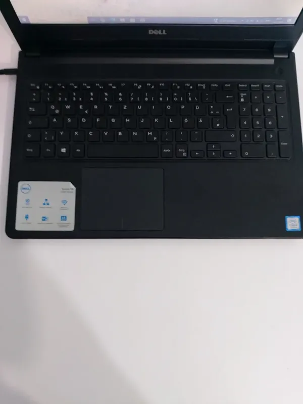 Ноутбук Dell Vostro 15-3568 / 15.6" (1366x768) TN / Intel Core i3-7100U (2 (4) ядра по 2.4 GHz) / 16 GB DDR4 / 256 GB SSD / Intel HD Graphics 620 / WebCam / DVD-ROM б/в - зображення 3