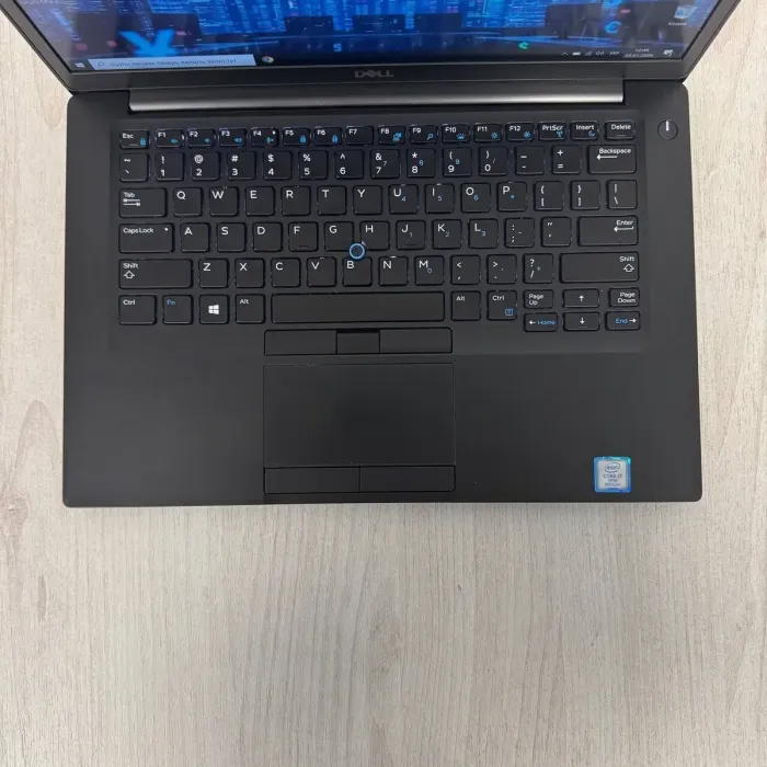 Ультрабук Б-клас Dell Latitude 7490 / 14" (1920x1080) IPS / Intel Core i7-8650U (4 (8) ядра по 1.9 - 4.2 GHz) / 16 GB DDR4 / 256 GB SSD / Intel UHD Graphics 620 / WebCam б/в - зображення 3