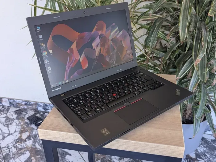 Ноутбук Б-клас Lenovo ThinkPad L450 / 14" (1366x768) TN / Intel Core i3-5005U (2 (4) ядра по 2.0 GHz) / 8 GB DDR3 / 128 GB SSD / Intel HD Graphics 5500 / WebCam б/в - зображення 3