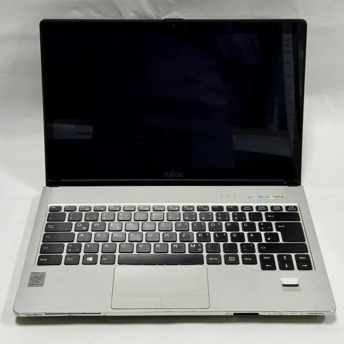 Ноутбук Б-клас Fujitsu LifeBook S904 / 13.3" (1920x1080) IPS Touch / Intel Core i5-4300U (2 (4) ядра по 1.9 - 2.9 GHz) / 8 GB DDR3 / 256 GB SSD / Intel HD Graphics 4400 / WebCam / Windows 10 Pro б/в - зображення 3