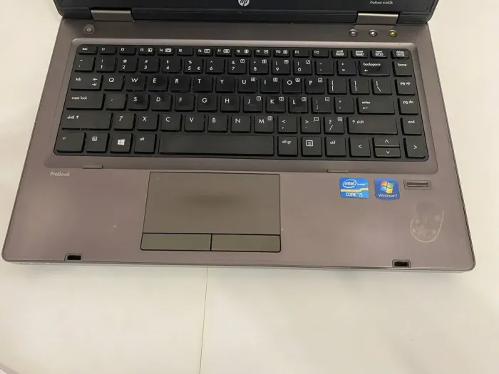 Ноутбук HP ProBook 6460b / 14" (1366x768) TN / Intel Core i5-2410M (2 (4) ядра по 2.3 - 2.9 GHz) / 8 GB DDR3 / 500 GB HDD / Intel HD Graphic 3000 / WebCam / DVD-ROM / Новая АКБ б/в - зображення 4