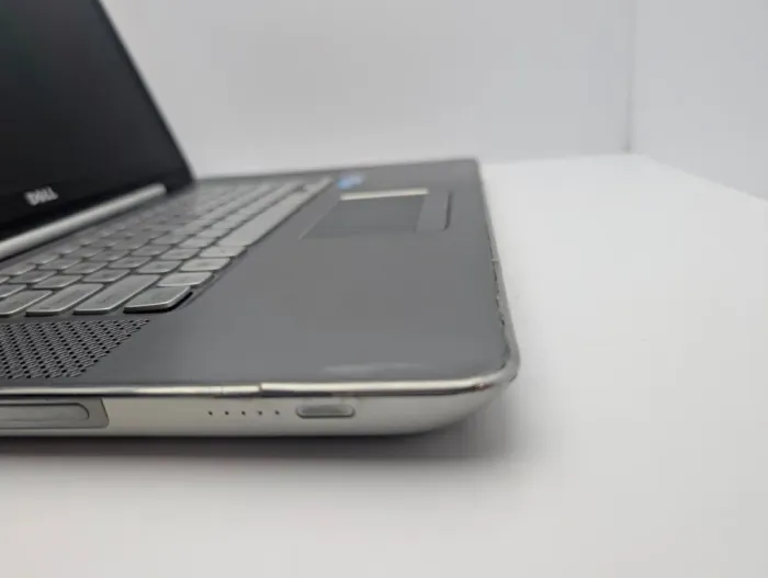 Ігровий ноутбук Б-клас Dell XPS 15z / 15.6" (1920x1080) TN / Intel Core i7-2640M (2 (4) ядра по 2.8 - 3.5 GHz) / 8 GB DDR3 / 256 GB SSD / nVidia GeForce GT 525M, 2 GB DDR3, 128-bit / WebCam б/в - зображення 6