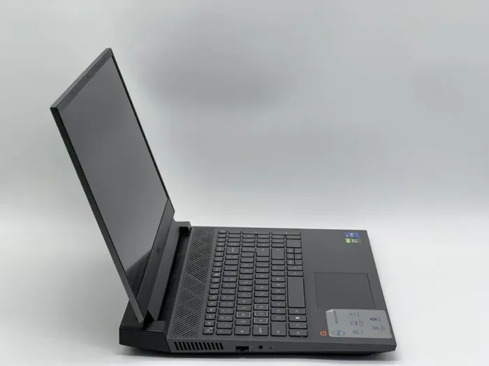 Ігровий ноутбук Dell Inspiron G15 5515 Special Edition / 15.6" (1920x1080) IPS / Intel Core i7-11800H (8 (16) ядра по 2.3 - 4.6 GHz) / 16 GB DDR4 / 480 GB SSD / nVidia GeForce RTX 3050 Ti, 4 GB GDDR6, 128-bit / WebCam б/в - зображення 3