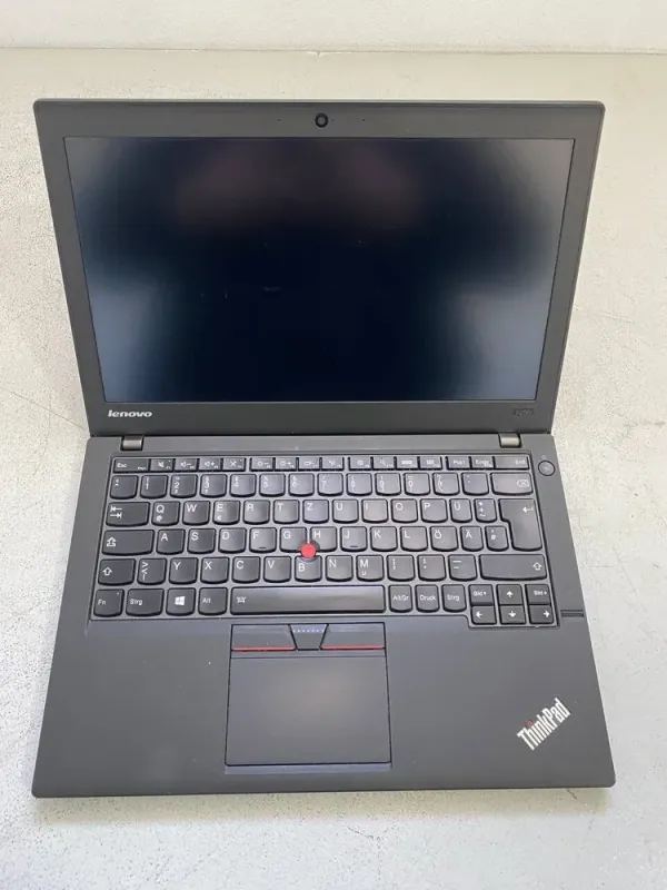 Нетбук Lenovo ThinkPad X250 / 12.5" (1366x768) TN / Intel Core i5-5300U (2 (4) ядра по 2.3 - 2.9 GHz) / 8 GB DDR3 / 128 GB SSD / Intel HD Graphics 5500 / WebCam б/в - зображення 2