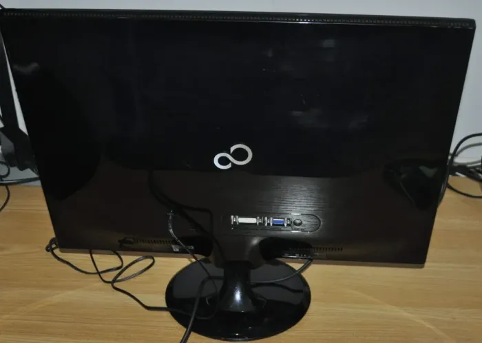 Монітор Б-клас Fujitsu L line SL22W-1/22" (1680x1050) TN/VGA, DVI + Кабелі (VGA або DVI на вибір) та блок живлення б/в - зображення 14