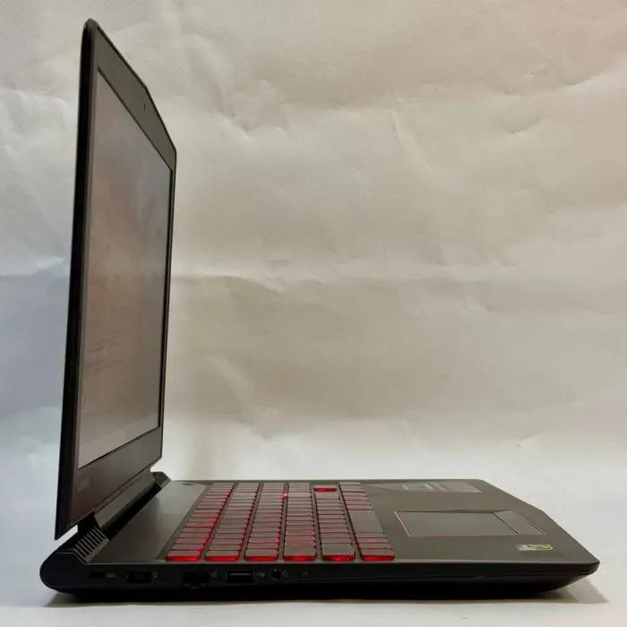 Ігровий ноутбук Lenovo Legion Y520-15IKBN / 15.6" (1920x1080) IPS / Intel Core i7-7700HQ (4 (8) ядра по 2.8 - 3.8 GHz) / 16 GB DDR4 / 512 GB SSD M.2 + 500 GB HDD / nVidia GeForce GTX 1050 Ti, 4 GB GDDR5, 128-bit / WebCam б/в - зображення 5