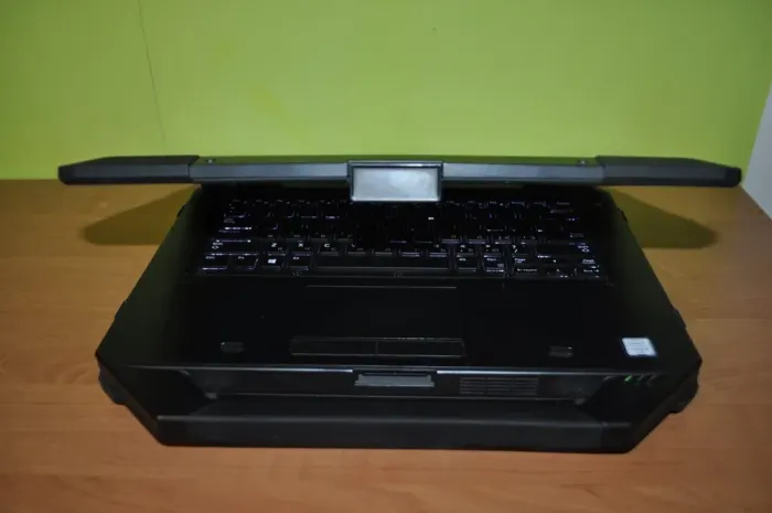 Захищений ноутбук Dell Latitude 5414 Rugged / 14" (1366x768) TN / Intel Core i5-6300U (2 (4) ядра по 2.4 - 3.0 GHz) / 16 GB DDR4 / 1000 GB SSD / Intel HD Graphics 520 / WebCam / Wi-Fi / Bluetooth / Windows 11 Pro б/в - зображення 16