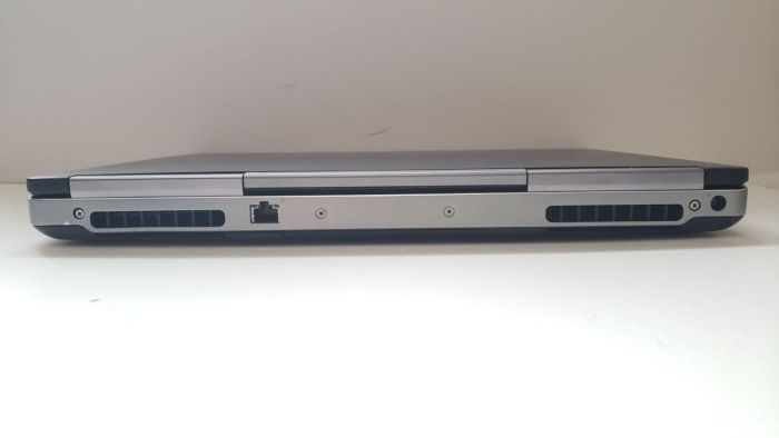 Мобільна робоча станція Dell Precision 7510 / 15,6" (1920x1080) IPS Touch / Intel Core i7-6820HQ (4 (8) ядра по 2,7 - 3,6 ГГц) / 16 ГБ DDR4 / 256 ГБ SSD M.2 + 500 ГБ HDD / AMD FirePro W5170M, 2 ГБ GDDR5, 128-біт / Веб-камера б/в - зображення 6