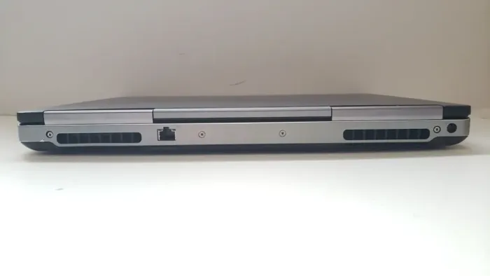 Мобільна робоча станція Dell Precision 7510 / 15,6" (1920x1080) IPS Touch / Intel Core i7-6820HQ (4 (8) ядра по 2,7 - 3,6 ГГц) / 16 ГБ DDR4 / 256 ГБ SSD M.2 + 500 ГБ HDD / AMD FirePro W5170M, 2 ГБ GDDR5, 128-біт / Веб-камера б/в - зображення 6