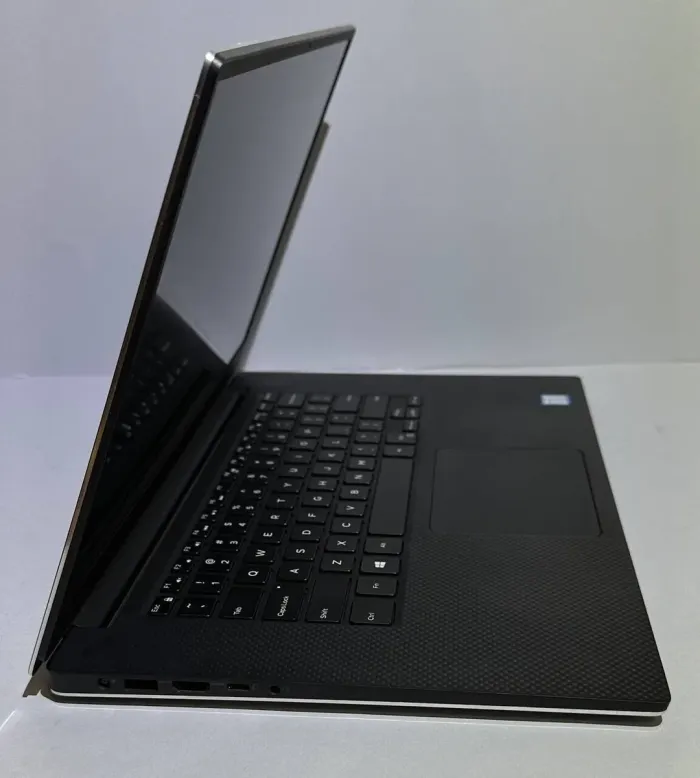 Мобільна робоча станція Б-клас Dell Precision 5540 / 15.6" (1920x1080) IPS / Intel Core i7-9850H (6 (12) ядер по 2.6 - 4.6 GHz) / 32 GB DDR4 / 256 GB SSD / nVidia Quadro T1000, 4 GB GDDR5, 128-bit / WebCam / Win 11 Pro б/в - зображення 4