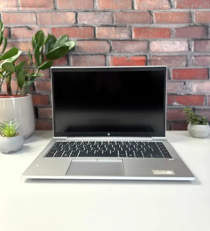 Ультрабук HP ProBook 440 G8 / 14" (1920x1080) IPS / AMD Ryzen 3 Pro 5400U (4 (8) ядра по 4.0 GHz) / 16 GB DDR4 / 256 GB SSD M.2 / AMD Radeon Vega 6 Graphics / WebCam б/в - зображення 2