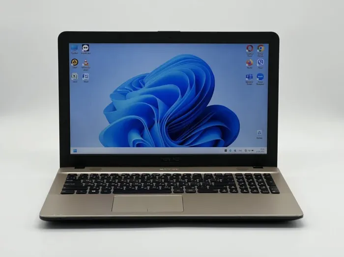 Ноутбук Asus R541N / 15.6" (1366x768) TN / Intel Core i3-6006U (2 (4) ядра по 2.0 GHz) / 8 GB DDR3 / 240 GB SSD / nVidia GeForce 920M, 2 GB DDR3, 64-bit / WebCam б/в - зображення 2