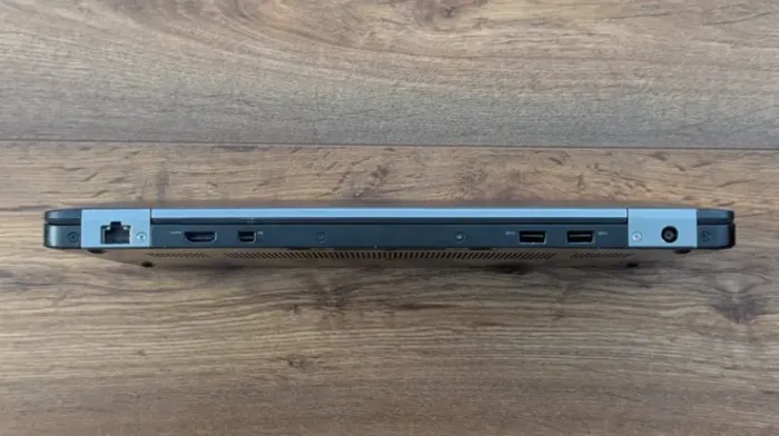 Ультрабук Dell Latitude E7470 / 14" (1920x1080) IPS / Intel Core i7-6600U (2 (4) ядра по 2.6 - 3.4 GHz) / 8 GB DDR4 / 128 GB SSD / Intel HD Graphics 520 / HDMI / WebCam / Windows 11 б/в - зображення 6