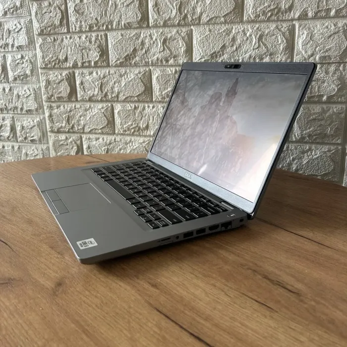 Ультрабук Б-клас Dell Latitude 5410 / 14" (1920x1080) IPS Touch / Intel Core i5-10310U (4 (8) ядра по 1.7 - 4.4 GHz) / 8 GB DDR4 / 256 GB SSD / Intel UHD Graphics / WebCam б/в - зображення 5