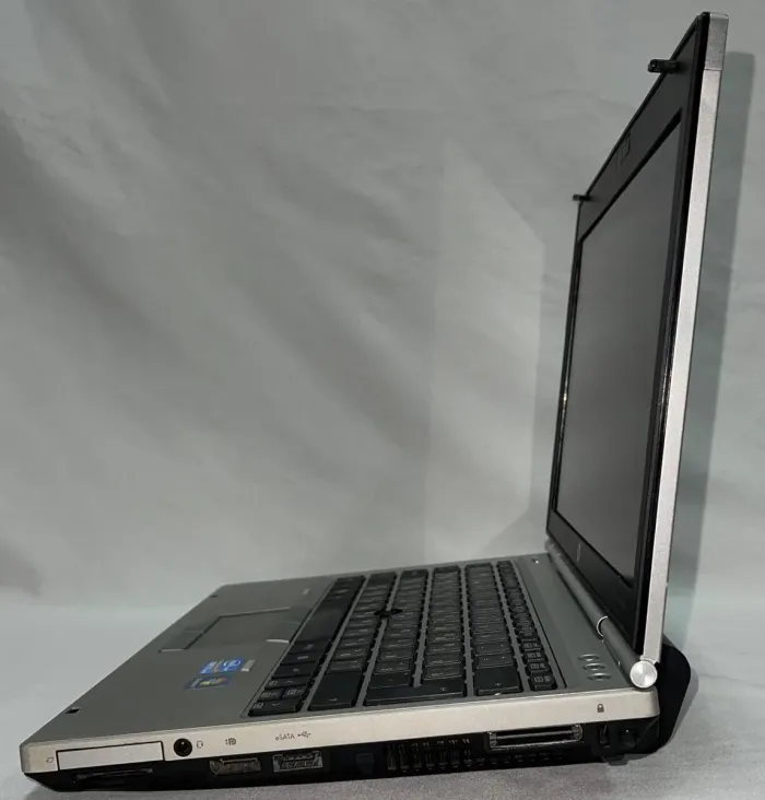Нетбук HP EliteBook 2560p / 12.5" TN / Core i5-2520M (2(4) ядра по 2.5-3.2 GHz) / 8GB DDR3 / 500GB HDD / HD Graphics 3000 / DVD-ROM / Посиленний АКБ б/в - зображення 4