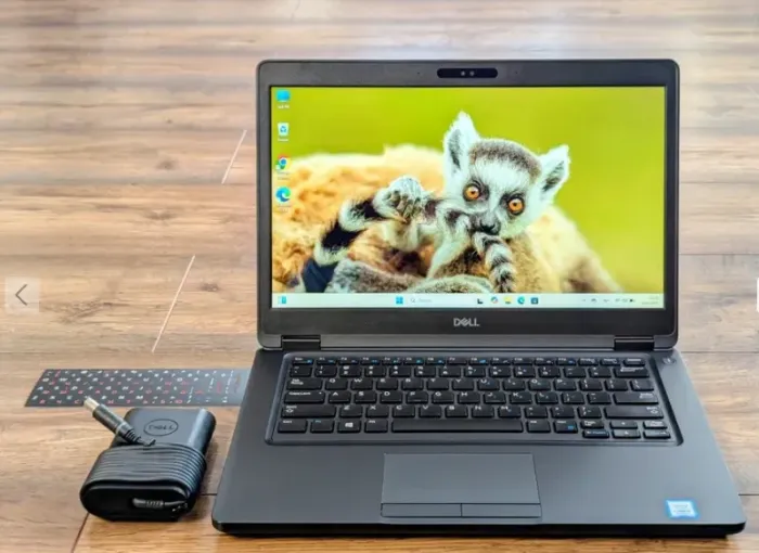 Ноутбук Dell Latitude 5490 / 14" (1920x1080) IPS Touch / Intel Core i5-8250U (4 (8) ядра по 1.6 - 3.4 GHz) / 8 GB DDR4 / 240 GB SSD / Intel UHD Graphics 620 / WebCam / USB 3.1 / HDMI / Windows 11 б/в - зображення 2