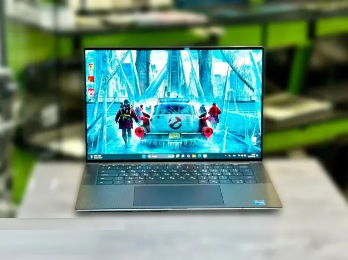 Ігровий ноутбук Dell XPS 15 9510 / 15.6" (3456x2160) OLED Touch / Intel Core i7-11800H (8 (16) ядер по 4.6 GHz) / 32 GB DDR4 / 1000 GB SSD / nVidia GeForce RTX 3050 Ti, 4 GB GDDR6, 128-bit / WebCam / Win 11 Home б/в - зображення 2