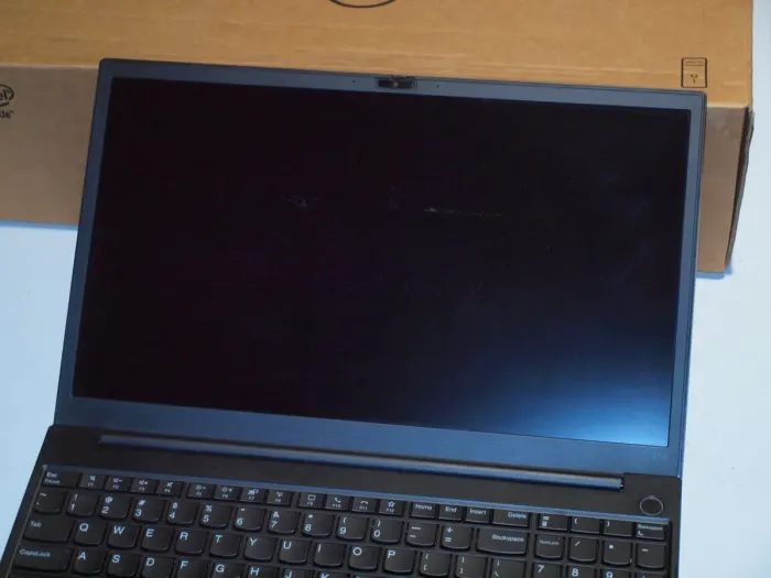 Ультрабук Б-клас Lenovo ThinkPad E15 Gen 4 / 15.6" (1920x1080) IPS / AMD Ryzen 7 5825U (8 (16) ядер по 2.0 - 4.5 GHz) / 16 GB DDR4 / 512 GB SSD / AMD Radeon Graphics / WebCam / Windows 11 / NEW АКБ б/в - зображення 16