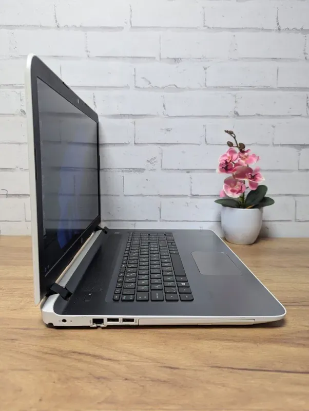 Ноутбук Б-клас HP Pavilion 17 / 17.3" (1920x1080) TN / AMD A10-5745M (4 ядра по 2.1 - 2.9 GHz) / 8 GB DDR3 / 360 GB SSD / AMD Radeon R7 M360, 2 GB GDDR3, 64-bit / WebCam / DVD-ROM б/в - зображення 5