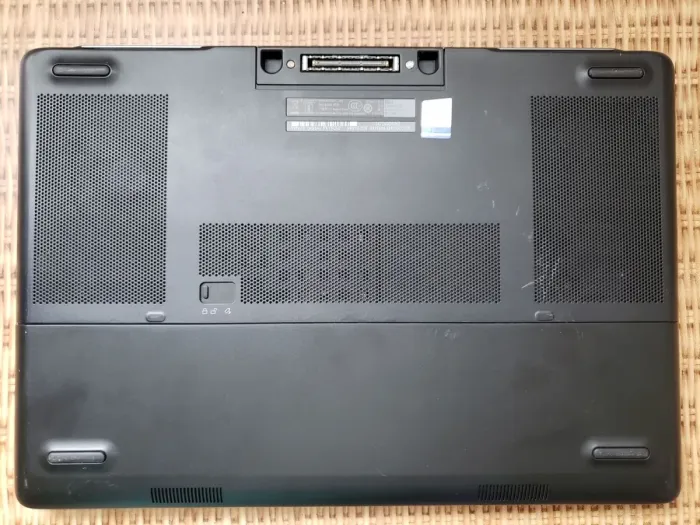 Мобільна робоча станція Dell Precision 7520 / 15.6" (1920x1080) IPS / Intel Core i7-7820HQ (4 (8) ядра по 2.9 - 3.9 GHz) / 32 GB DDR4 / 512 GB SSD + 500 GB HDD / AMD Radeon Pro WX 4130, 2 GB GDDR5, 128-bit / WebCam б/в - зображення 9