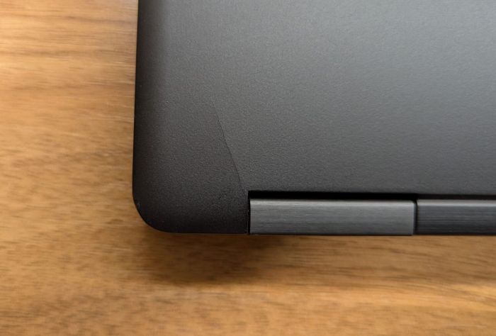 Ноутбук Б-клас Dell Latitude 5580 / 15.6" (1366x768) TN / Intel Core i5-7300U (2 (4) ядра по 2.6 - 3.5 GHz) / 8 GB DDR4 / 240 GB SSD / Intel HD Graphics 620 / WebCam / HDMI / Windows 10 б/в - зображення 3