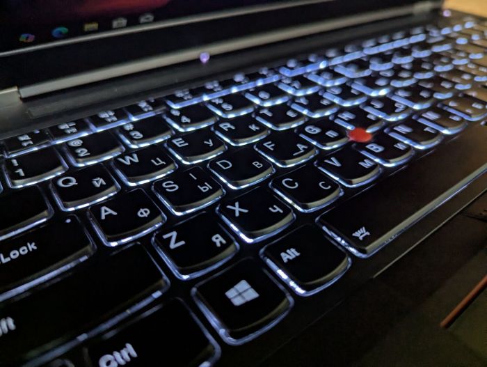 Мобільна робоча станція Б-клас Lenovo ThinkPad P52 / 15.6" (1920x1080) IPS / Intel Xeon E-2176M (6 (12) ядер по 2.7 - 4.4 GHz) / 32 GB DDR4 / 512 GB SSD / nVidia Quadro P2000, 4 GB GDDR5, 128-bit / TouchID / WebCam / Windows 10 б/в - зображення 7