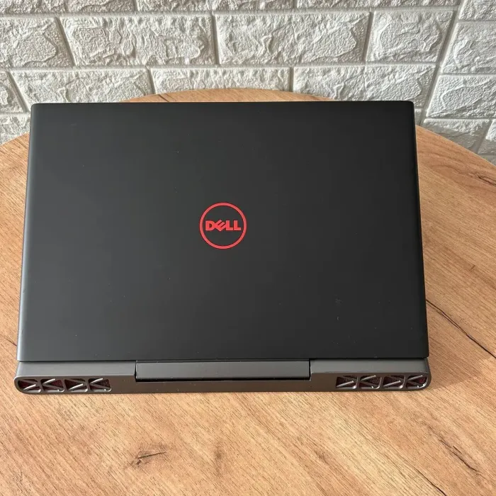 Ігровий ноутбук Б-клас Dell Inspiron 15 Gaming 7567 / 15.6" (1920x1080) IPS / Intel Core i5-7300HQ (4 ядра по 2.5 - 3.5 GHz) / 16 GB DDR4 / 128 GB SSD + 750 GB HDD / nVidia GeForce GTX 1050 Ti, 4 GB GDDR5, 128-bit / WebCam б/в - зображення 3