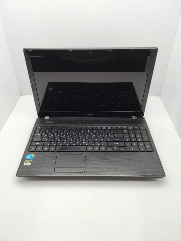 Ноутбук Acer Aspire 5742G / 15.6" (1366x768) TN / Intel Core i3-370M (2 (4) ядра по 2.4 - 2.5 GHz) / 6 GB DDR3 / 500 GB HDD / nVidia GeForce GT 420M, 1 GB GDDR3, 128-bit / WebCam / DVD-ROM б/в - зображення 2
