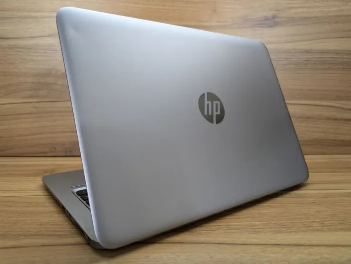 Ультрабук HP EliteBook Folio 1040 G3 / 14" (2560x1440) IPS Touch / Intel Core i7-6600U (2 (4) ядра по 2.6 - 3.4 GHz) / 8 GB DDR4 / 256 GB SSD / Intel HD Graphics 520 / WebCam / Fingerprint / Windows 10 б/в - зображення 7