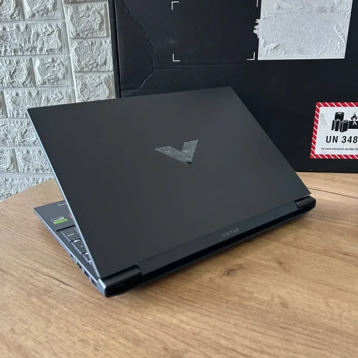 Ігровий ноутбук HP Victus 15-fb2082wm / 15.6" (1920x1080) IPS / AMD Ryzen 5 8645HS (6 (12) ядер по 4.3 - 5.0 GHz) / 8 GB DDR5 / 512 GB SSD / nVidia GeForce RTX 4050, 6 GB GDDR6, 96-bit / WebCam б/в - зображення 6