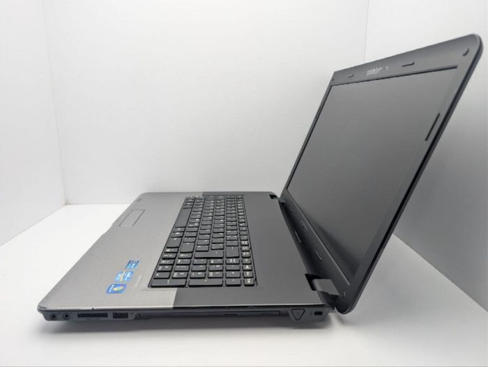 Ноутбук Medion Akoya E7218 / 17.3" (1600x900) TN / Intel Core i3-2310M (2 (4) ядра по 2.1 GHz) / 6 GB DDR3 / 640 GB HDD / Intel HD Graphics / WebCam / DVD-ROM б/в - зображення 5