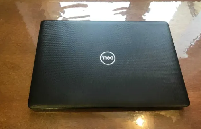 Ноутбук Dell Inspiron 3583 / 15.6" (1366x768) TN Touch / Intel Core i3-8145U (2 (4) ядра по 2.1 - 3.9 GHz) / 8 GB DDR4 / 256 GB SSD / Intel UHD Graphics for 8th Generation / WebCam б/в - зображення 3
