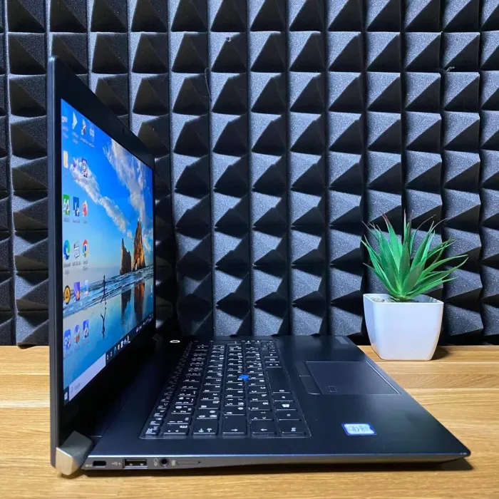 Ноутбук Toshiba Tecra X40-D-149 / 14" (1920x1080) TN Touch / Intel Core i5-7200U (2 (4) ядра по 2.5 - 3.1 GHz) / 16 GB DDR4 / 256 GB SSD / Intel HD Graphics 620 / WebCam б/в - зображення 5