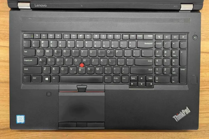 Мобільна робоча станція Lenovo ThinkPad P71 / 17.3" (1920x1080) IPS / Intel Core i7-7700HQ (4 (8) ядра по 2.8 - 3.8 GHz) / 32 GB DDR4 / 512 GB SSD / nVidia Quadro P3000, 6 GB GDDR5, 192-bit / WebCam / TouchID / Windows 10 б/в - зображення 5
