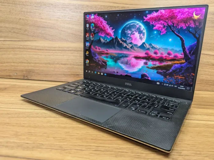 Ультрабук Б-клас Dell XPS 13 9350 / 13.3" (1920x1080) IPS / Intel Core i5-6200U (2 (4) ядра по 2.3 - 2.8 GHz) / 8 GB DDR3 / 256 GB SSD / Intel HD Graphics 520 / Windows 10 б/в - зображення 5