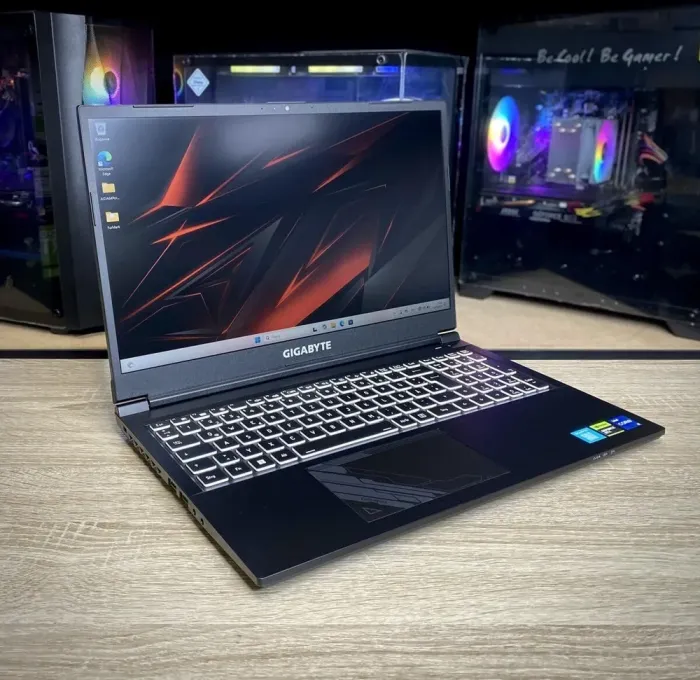 Ігровий ноутбук Gigabyte G5 GE / 15.6" (1920x1080) IPS / Intel Core i5-12500H (12 (16) ядер по 3.3 - 4.5 GHz) / 16 GB DDR4 / 512 GB SSD M.2 / nVidia GeForce RTX 3050, 4 GB GDDR6, 128-bit / WebCam б/в - зображення 3