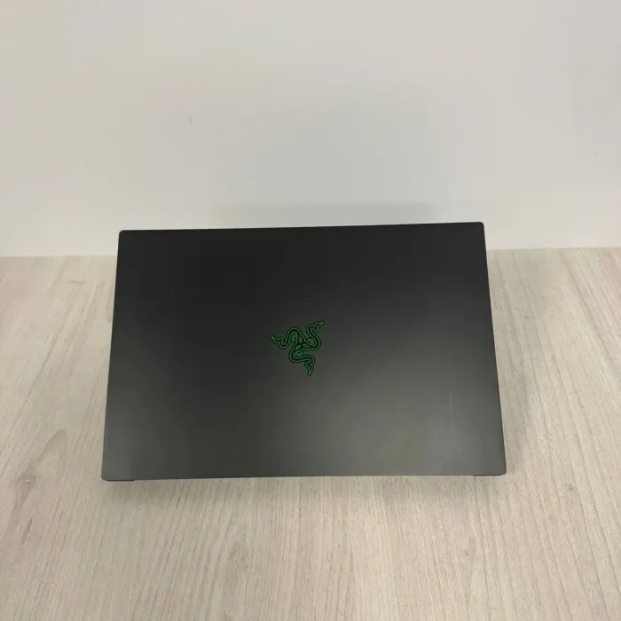 Ігровий ноутбук Razer Blade 15 RZ09-0409 / 15.6" (1920x1080) IPS / Intel Core i7-11800H (8 (16) ядер по 2,3 - 4,6 ГГц) / 16 ГБ DDR4 / 1000 ГБ SSD NVMe / nVidia GeForce RTX 3070, 8 ГБ GDDR6, 256-bit / WebCam б/в - зображення 8