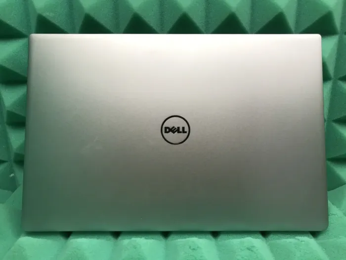 Ультрабук Dell XPS 13 9360 / 13.3" IPS / Intel Core i5-7200U (2(4) ядра по 2.5-3.1GHz) / 4GB DDR3 / 240GB SSD M.2 / HD Graphics 620 / WebCam / Fingerprint / Win 10 б/в - зображення 5